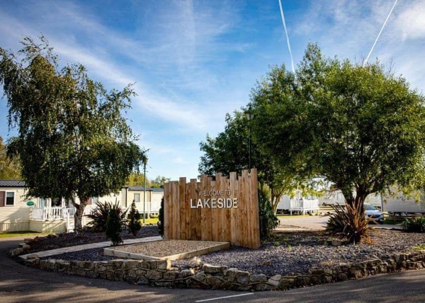 Tuscany Lodge Merston Exterior photo